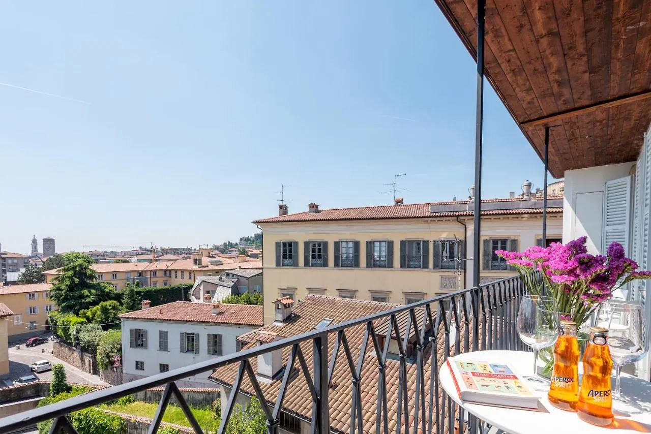 Rego Apartments - Boutique Aparthotel With Some Off-Site Apartments In A Charming Historic District Close To Upper Town Bergamo 0*,  Italy