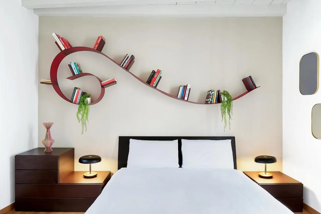 Rego Apartments - Boutique Aparthotel With Some Off-Site Apartments In A Charming Historic District Close To Upper Town Bérgamo