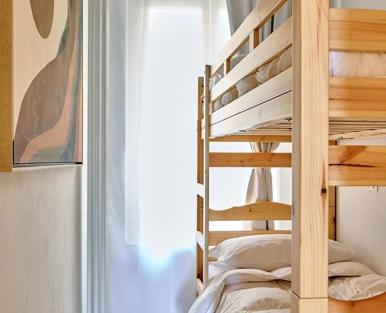 Rego Apartments - Boutique Aparthotel With Some Off-Site Apartments In A Charming Historic District Close To Upper Town Bérgamo