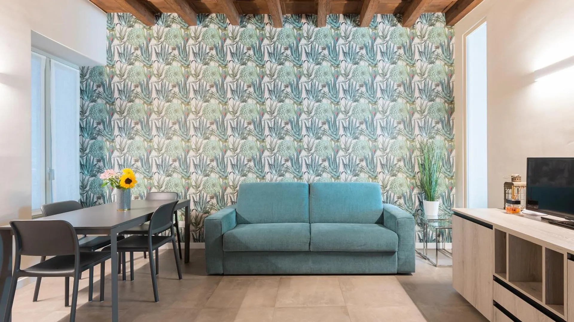 Rego Apartments - Boutique Aparthotel With Some Off-Site Apartments In A Charming Historic District Close To Upper Town Bérgamo
