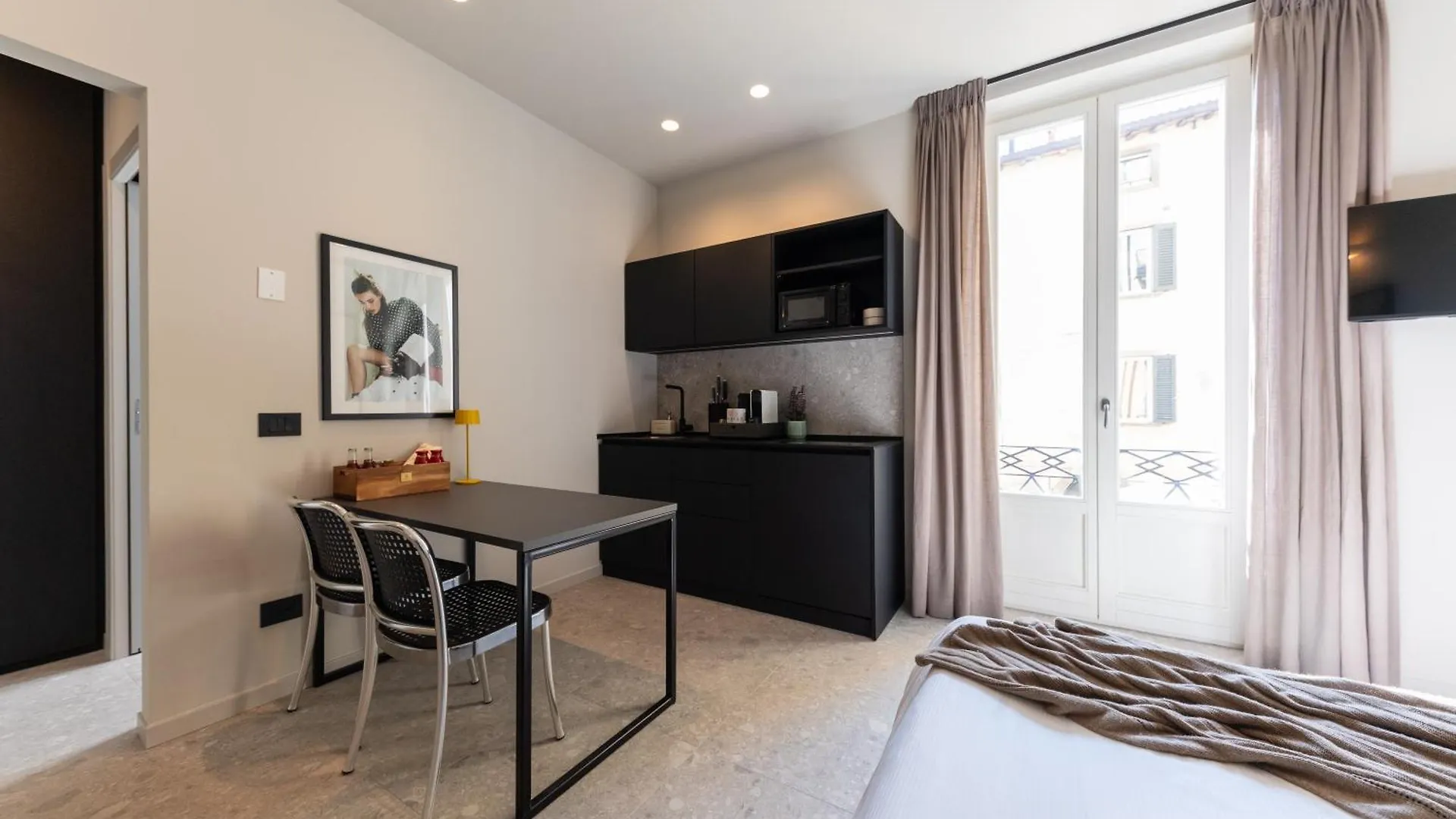Rego Apartments - Boutique Aparthotel With Some Off-Site Apartments In A Charming Historic District Close To Upper Town Bérgamo