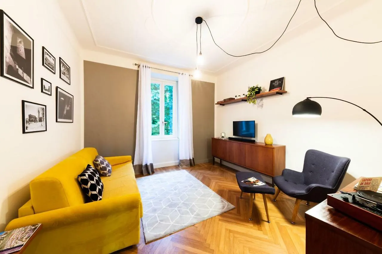 Rego Apartments - Boutique Aparthotel With Some Off-Site Apartments In A Charming Historic District Close To Upper Town Bérgamo Italia