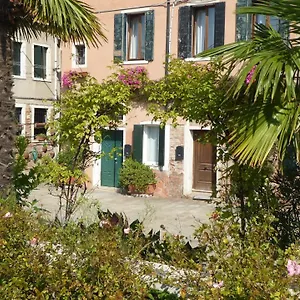 Sestiere Dorsoduro, A Due Passi Da Zattere , Venecia Italia
