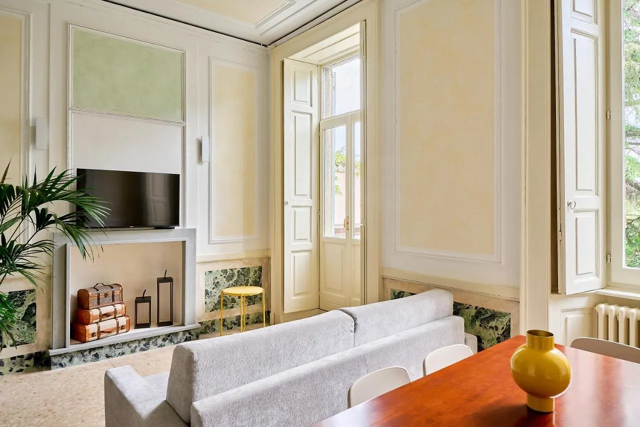 Rego Apartments - Boutique Aparthotel With Some Off-Site Apartments In A Charming Historic District Close To Upper Town Bergamo