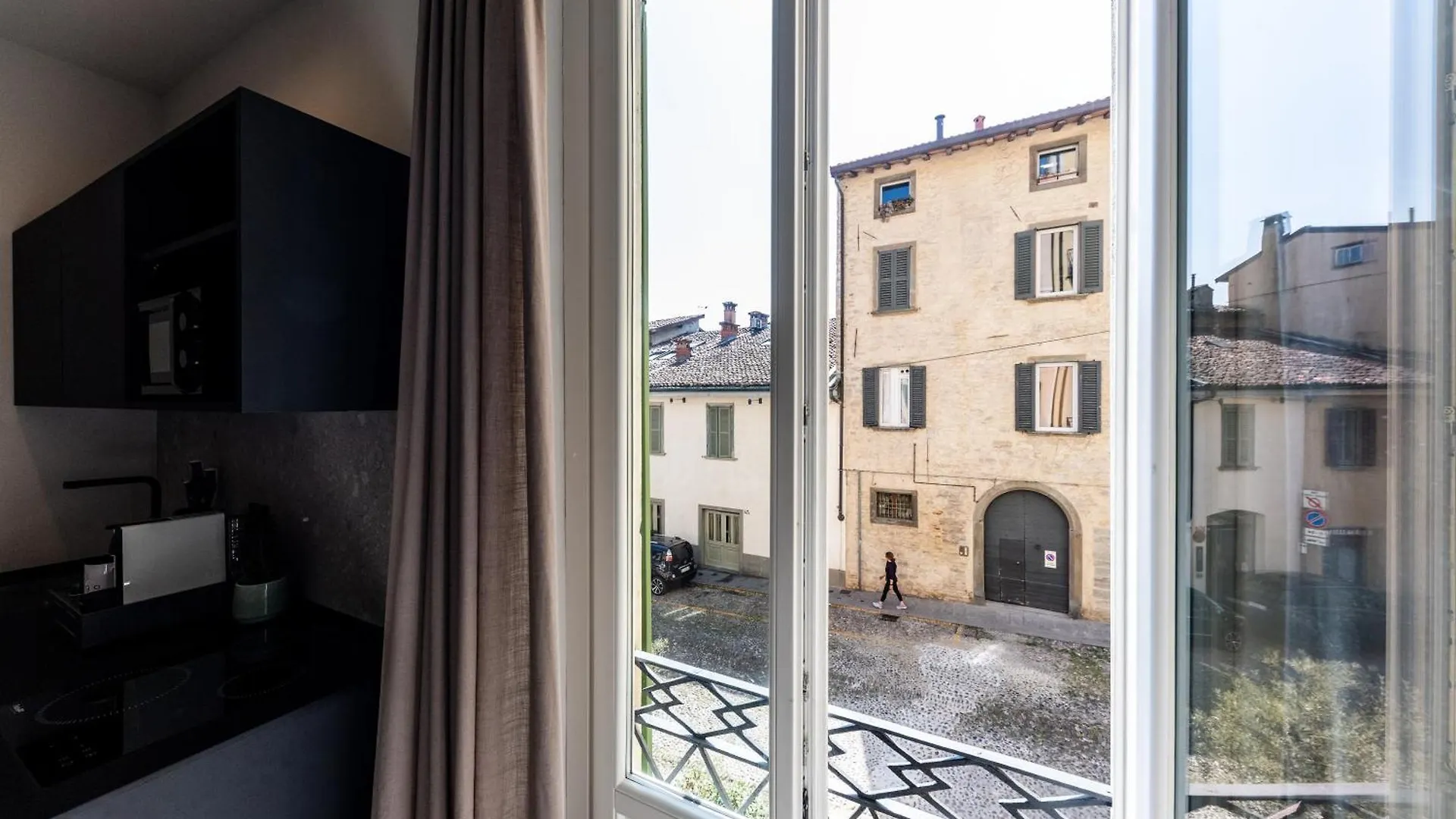 Rego Apartments - Boutique Aparthotel With Some Off-Site Apartments In A Charming Historic District Close To Upper Town Bergamo Italy